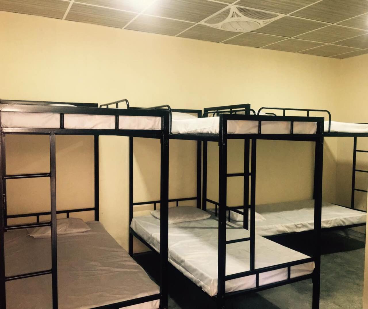 J Hostel Канди Екстериор снимка