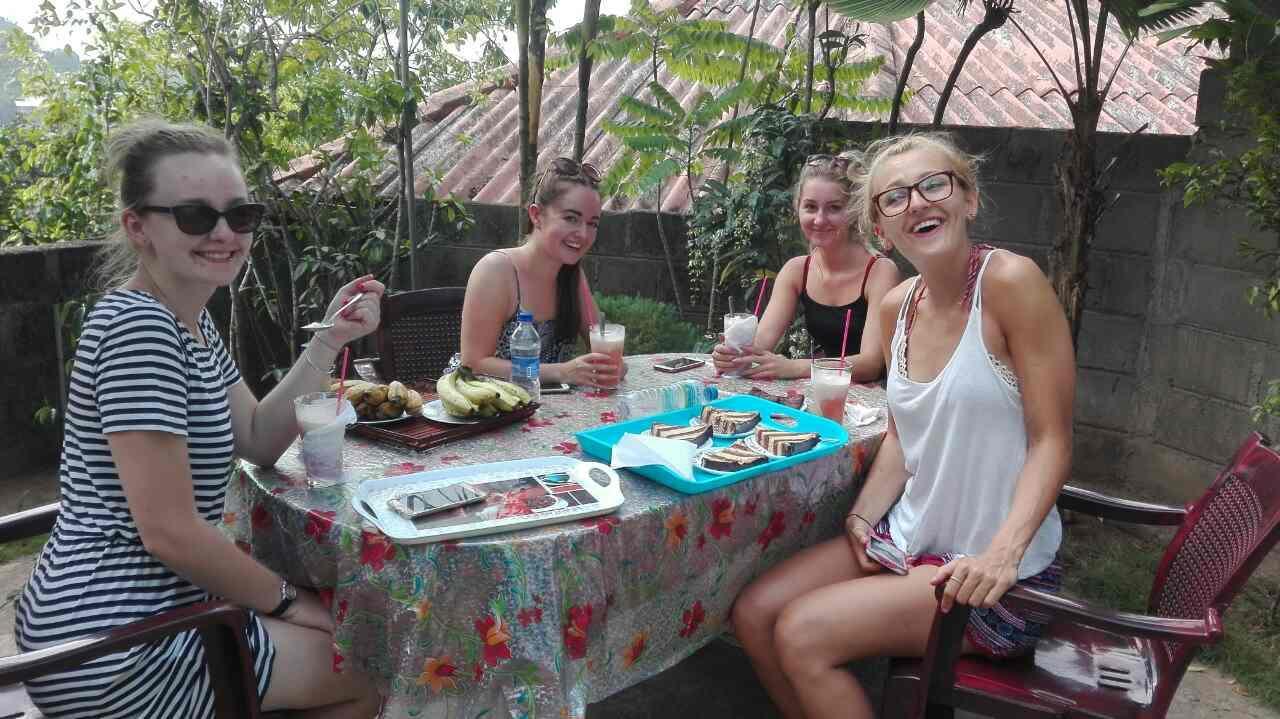 J Hostel Канди Екстериор снимка